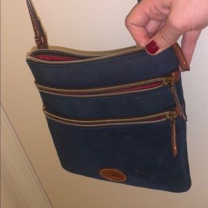 Dooney and bourke crossbody purse